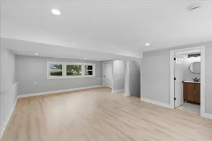 37 E Weathersfield Way, Schaumburg, IL 60193 - Photo 20