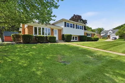 37 E Weathersfield Way, Schaumburg, IL 60193 - Photo 2