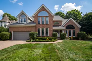 1002 Thoroughbred Cir, Saint Charles, IL 60174 - Photo 1