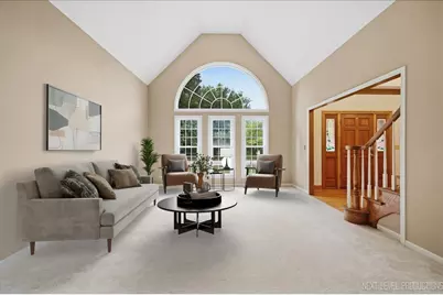 1002 Thoroughbred Circle, Saint Charles, IL 60174 - Photo 2
