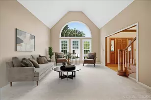 1002 Thoroughbred Cir, Saint Charles, IL 60174 - Photo 2
