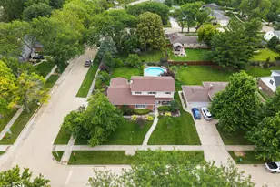 226 Meadowwood Dr, Joliet, IL 60431 - Photo 40