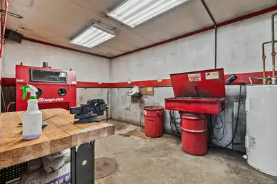 525 S Dixie Highway, Beecher, IL 60401 - Photo 14