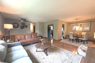 360 Homewood Dr, Bolingbrook, IL 60440 - Photo 4