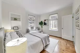 222 E Chestnut St, Chicago, IL 60611 - Photo 8