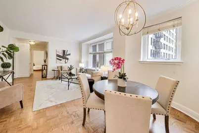 222 E Chestnut Street #9D, Chicago, IL 60611 - Photo 4