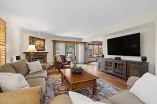 328 Cromwell Ct, Westmont, IL 60559 - Photo 4