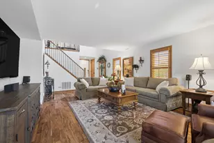 328 Cromwell Ct, Westmont, IL 60559 - Photo 2