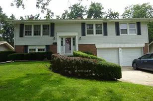 21W651 Glen Valley Dr, Glen Ellyn, IL 60137 - Photo 2