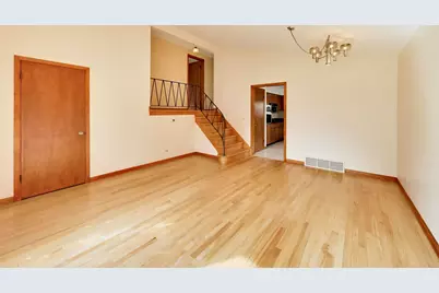 138 N Elmwood Avenue, Palatine, IL 60074 - Photo 2