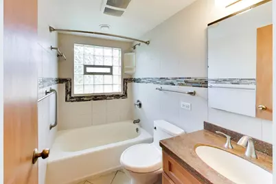 138 N Elmwood Avenue, Palatine, IL 60074 - Photo 10