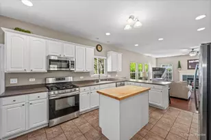 1075 Robinson St, Elburn, IL 60119 - Photo 18