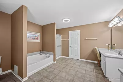 1075 Robinson Street, Elburn, IL 60119 - Photo 32