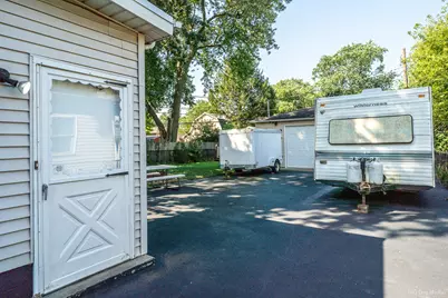 14506 Sawyer Avenue, Midlothian, IL 60445 - Photo 18