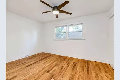 235 W 43rd Street, Chicago, IL 60609 - Photo 8