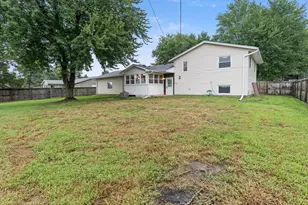 225 Melodie Ln, Colona, IL 61241 - Photo 8