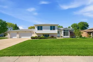 752 Rosanne St, Lockport, IL 60441 - Photo 2