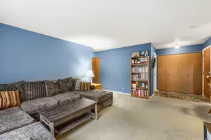 1059 Southbury Ln, Wheeling, IL 60090 - Photo 4