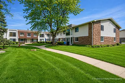 2711 Hobson Road #5, Woodridge, IL 60517 - Photo 4
