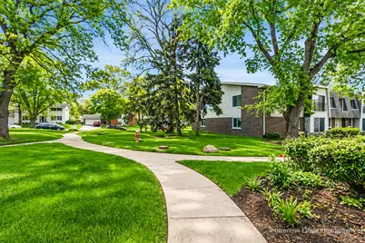 2711 Hobson Road #5, Woodridge, IL 60517 - Photo 2