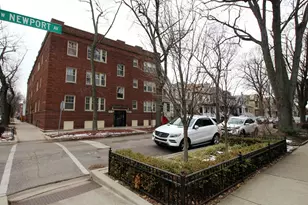 1901 W Newport Ave, Chicago, IL 60657 - Photo 2