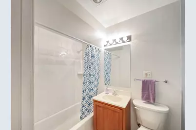 1910 W Hatherleigh Court #2C, Mount Prospect, IL 60056 - Photo 6
