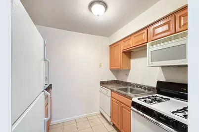 1910 W Hatherleigh Court #2C, Mount Prospect, IL 60056 - Photo 4