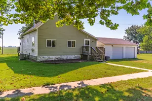 55 Maple St, Saunemin, IL 61769 - Photo 2