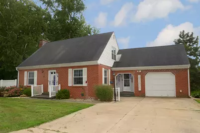 733 E Main Street, Ottawa, IL 61350 - Photo 1