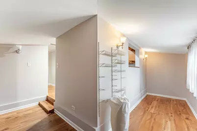8728 S Rockwell Avenue, Evergreen Park, IL 60805 - Photo 4