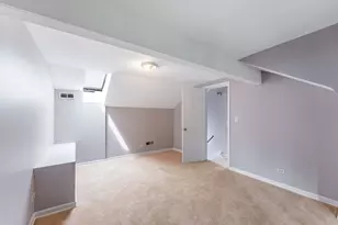 8728 S Rockwell Ave, Evergreen Park, IL 60805 - Photo 12