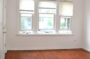 8426 S Brandon Ave, Chicago, IL 60617 - Photo 2