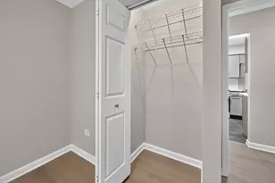 718 Rodenburg Rd, Roselle, IL 60172 - Photo 22