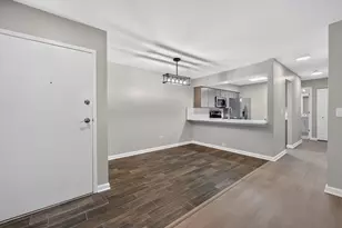 718 Rodenburg Rd, Roselle, IL 60172 - Photo 10