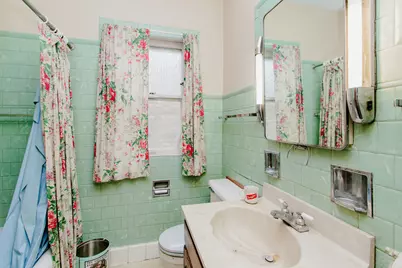5129 W George Avenue, Chicago, IL 60641 - Photo 18
