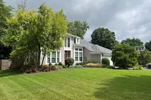 149 Napier Ct, Vernon Hills, IL 60061 - Photo 1