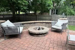 149 Napier Ct, Vernon Hills, IL 60061 - Photo 2