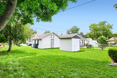 709 Center Street, Waukegan, IL 60085 - Photo 4