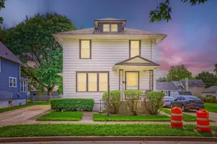 709 Center St, Waukegan, IL 60085 - Photo 1