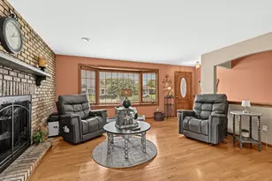 1820 Root St, Crest Hill, IL 60403 - Photo 4