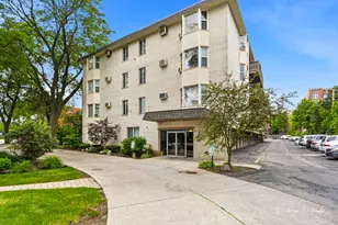 8232 Niles Center Rd, Skokie, IL 60077 - Photo 22