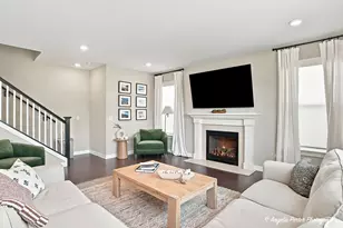 220 Hoffmann Dr, Buffalo Grove, IL 60089 - Photo 14