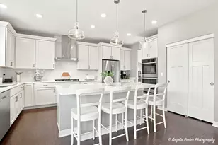 220 Hoffmann Dr, Buffalo Grove, IL 60089 - Photo 8