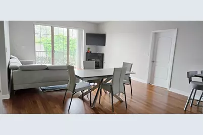 2900 W Irving Park Road #305, Chicago, IL 60618 - Photo 8