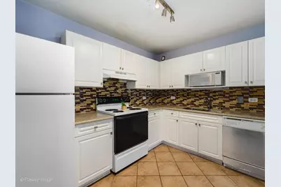 70 W Huron Street #605, Chicago, IL 60654 - Photo 12