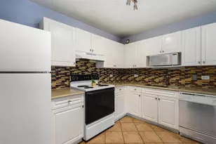 70 W Huron St, Chicago, IL 60654 - Photo 12