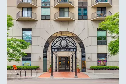 70 W Huron Street #605, Chicago, IL 60654 - Photo 2