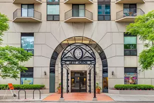 70 W Huron St, Chicago, IL 60654 - Photo 2