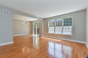8426 Dawn Ln, Darien, IL 60561 - Photo 14