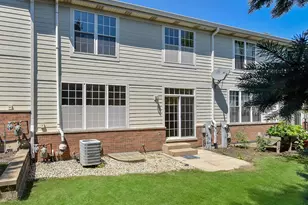 8426 Dawn Ln, Darien, IL 60561 - Photo 30
